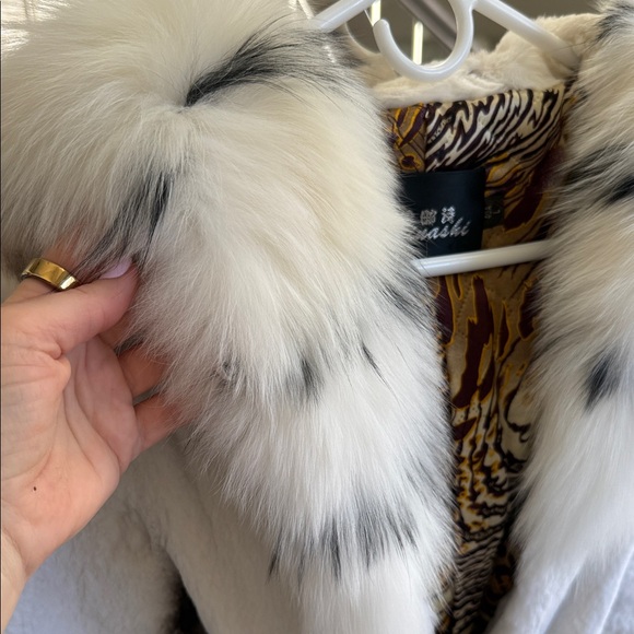 Elegant Real Fur Jacket - Picture 4 of 11